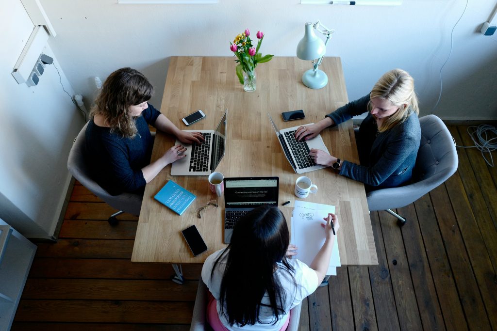 Working group focused on LinkedIn ads for B2B business owners.